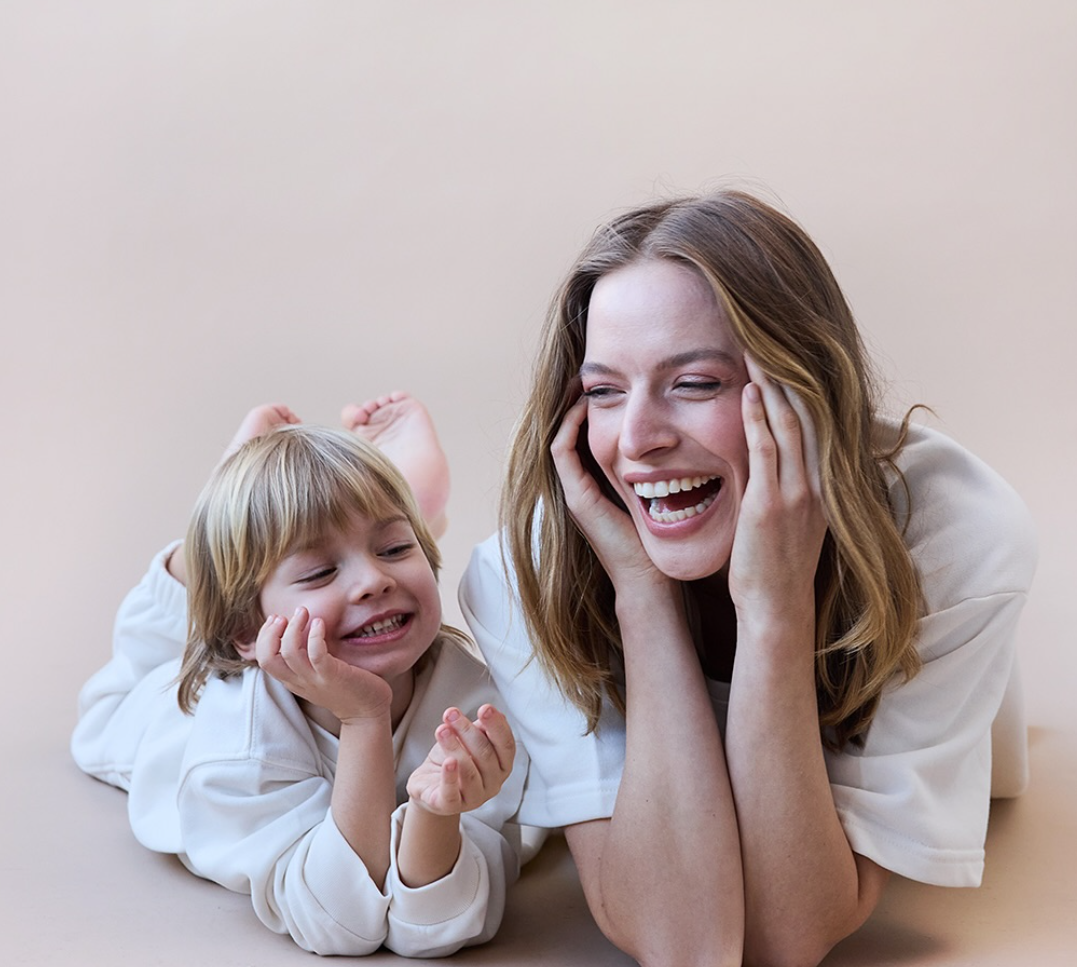 Anne Çocuk İçin Minimalist Kombinler